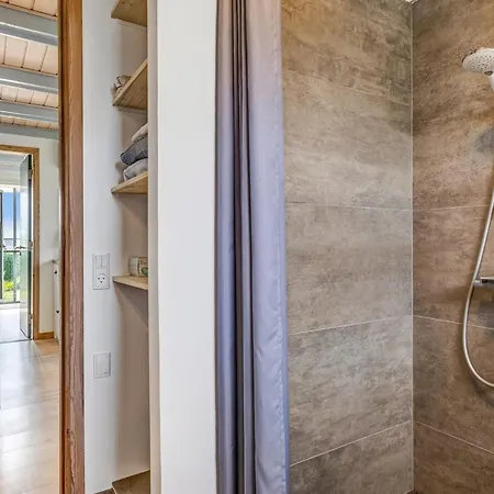 Nielsine - 250m From The Sea By Interhome