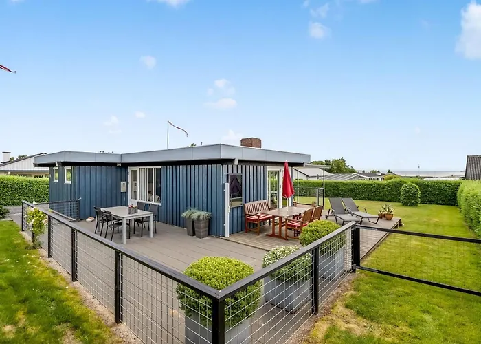 Nielsine - 250m From The Sea By Interhome