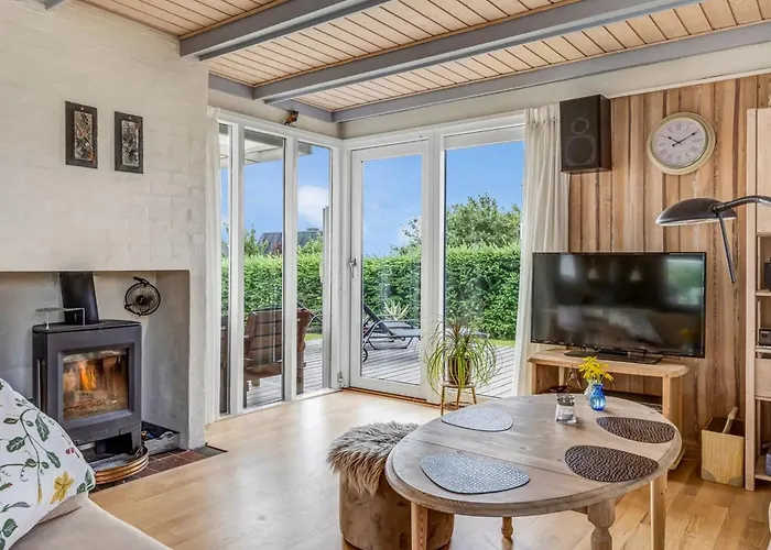 Nielsine - 250m From The Sea By Interhome *